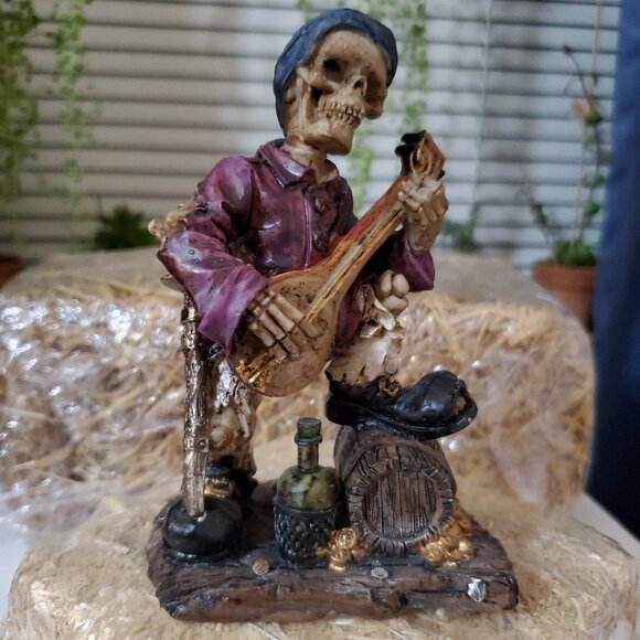Vintage K’s Collection Singing Skeletons Mandolin Playing Resin Pirate Skeleton - Picture 1 of 6